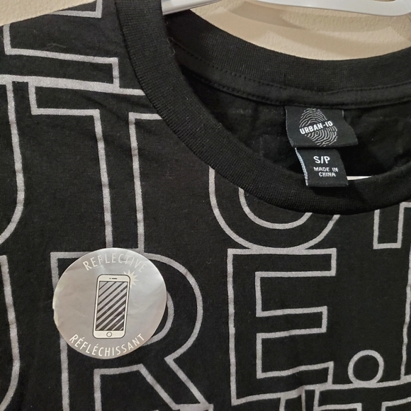 Reflective Allover Text Print Tee - Men's Size S - Sample Piece (NWT) - Picture 4 of 9